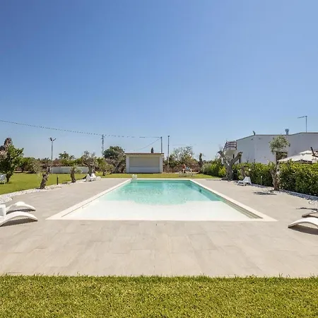Marina Villa Racale